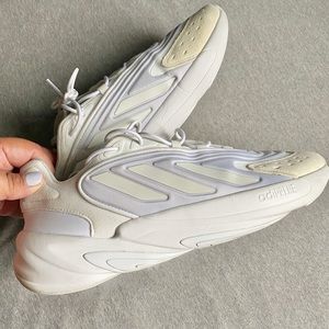 Adidas triple white Ozelias